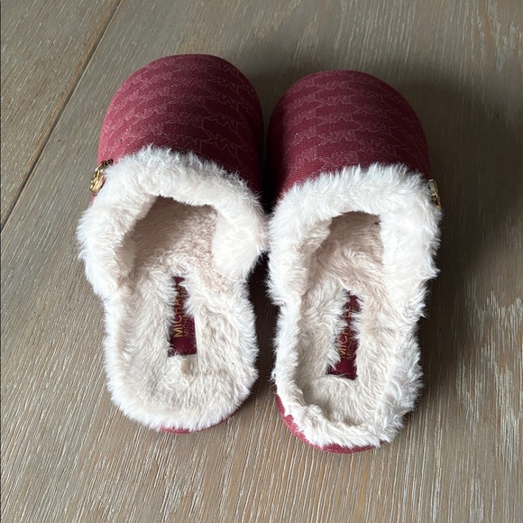Slippers, size 8-8.5 - Picture 2 of 5